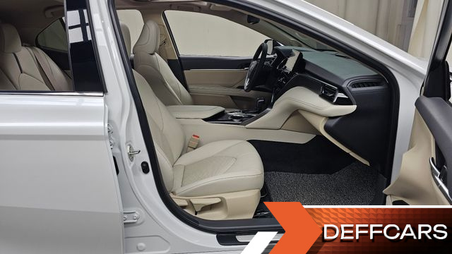 Toyota CAMRY 2.5 XLE Hybrid купить на сайте DeffCars