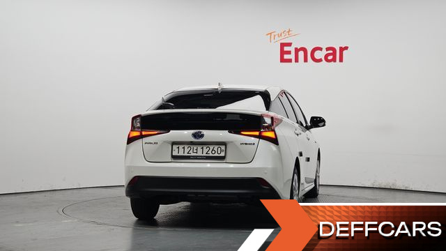 Toyota PRIUS 1.8 купить на сайте DeffCars