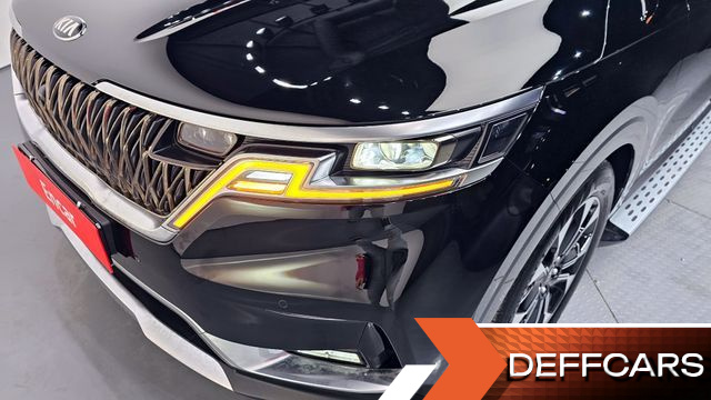 Kia CARNIVAL Gasoline 7-Seater Signature купить на сайте DeffCars