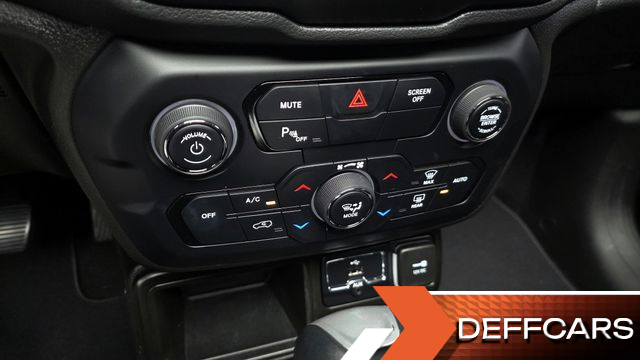 Jeep RENEGADE 1.3 Limited купить на сайте DeffCars