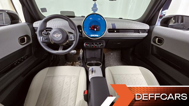 Mini COOPER 5 Door Favoured купить на сайте DeffCars