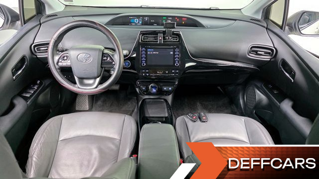 Toyota PRIUS 1.8 купить на сайте DeffCars