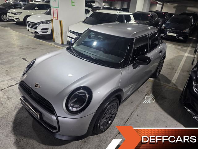 Mini COOPER 5Door Essential купить на сайте DeffCars