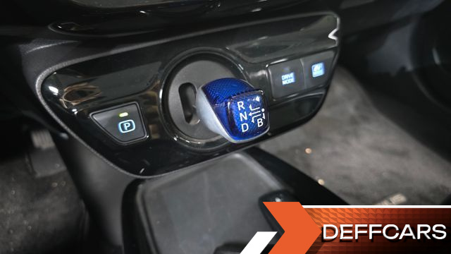 Toyota PRIUS 1.8 купить на сайте DeffCars