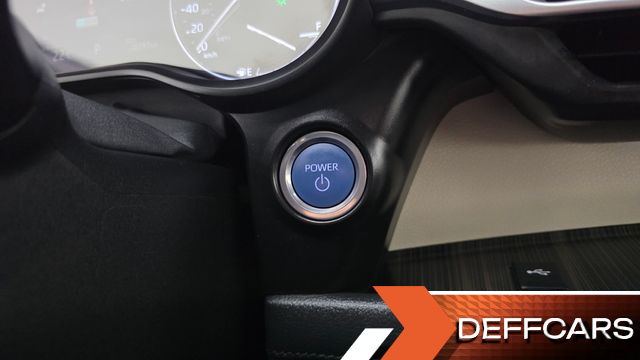 Toyota SIENNA 2.5 Hybrid AWD купить на сайте DeffCars
