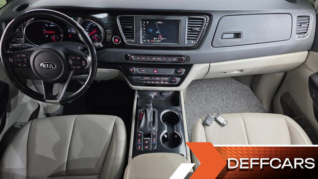Kia CARNIVAL 7-Seater Limousine VIP купить на сайте DeffCars
