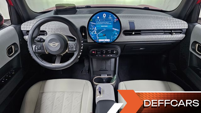 Mini COOPER 5 Door Favoured купить на сайте DeffCars