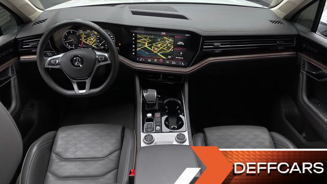 Volkswagen TOUAREG 3.0 TDI Prestige купить на сайте DeffCars