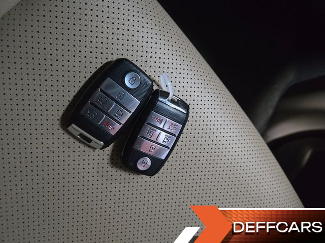 Kia CARNIVAL 9-Seater Prstige купить на сайте DeffCars