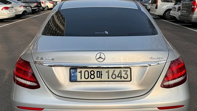 Mercedes E-CLASS E220d 4MATIC Exclusive купить на сайте DeffCars