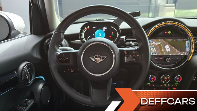 Mini COOPER 5-Door Classic Plus 3rd купить на сайте DeffCars