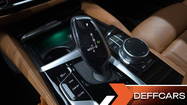 BMW 5-SERIES 520i M Sport купить на сайте DeffCars