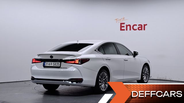 Lexus ES Luxury Plus купить на сайте DeffCars