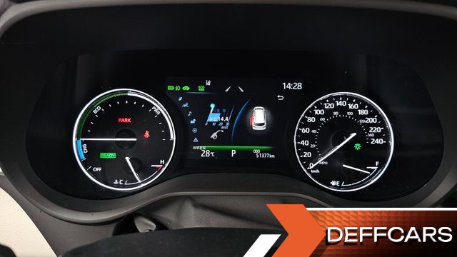 Toyota SIENNA 2.5 Hybrid AWD купить на сайте DeffCars