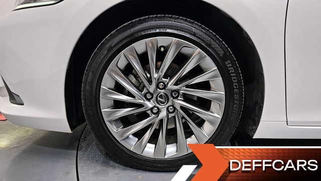 Lexus ES Luxury Plus купить на сайте DeffCars