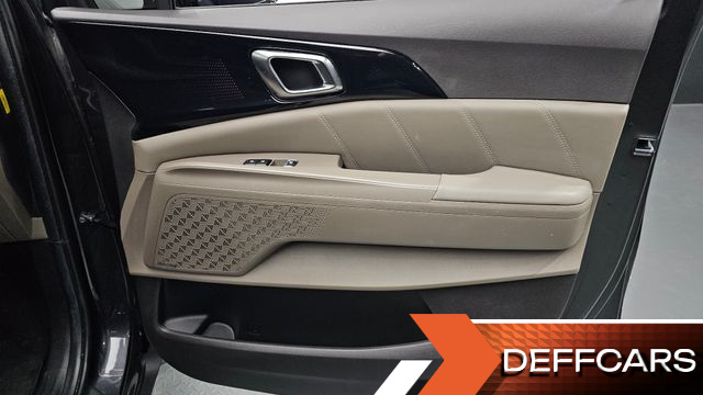 Kia CARNIVAL Diesel 9-Seater Signature купить на сайте DeffCars