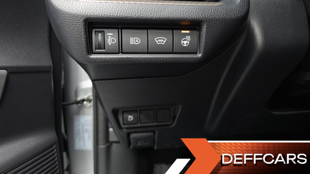 Toyota PRIUS 2.0 XLE AWD купить на сайте DeffCars