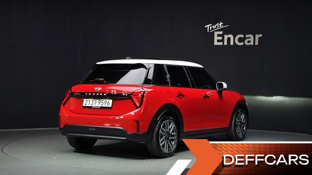 Mini COOPER 5Door Classic купить на сайте DeffCars