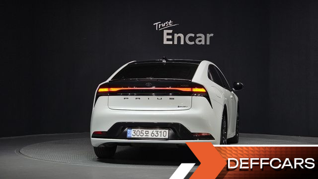Toyota PRIUS 2.0 PHEV XSE купить на сайте DeffCars
