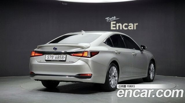 Lexus ES Executive купить на сайте DeffCars