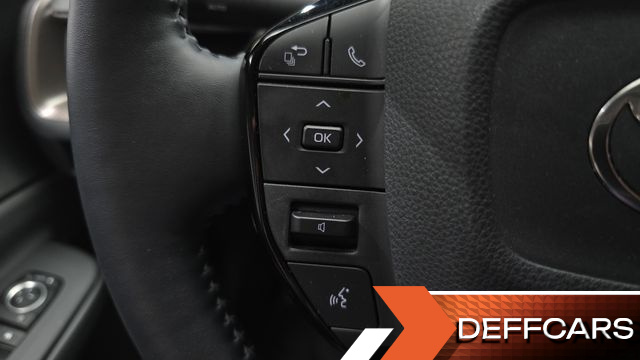 Toyota PRIUS 2.0 XLE купить на сайте DeffCars