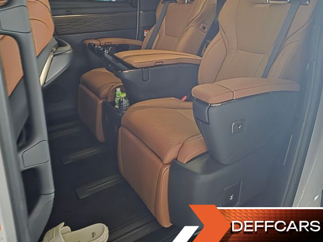 Toyota ALPHARD 2.5 HEV Executive AWD купить на сайте DeffCars