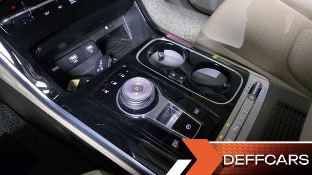 Kia CARNIVAL Gasoline 9-Seater Hi-Limousine Signature купить на сайте DeffCars