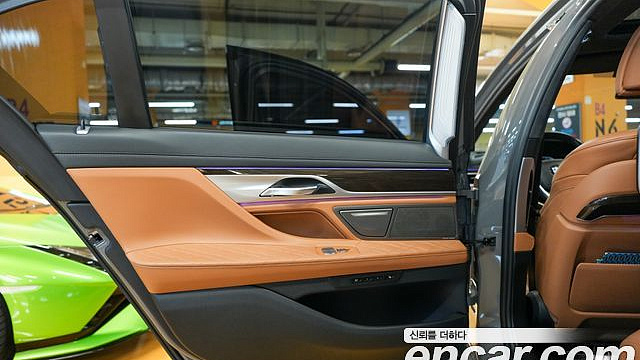 BMW 7-SERIES 740Li xDrive Design Pure Excellence купить на сайте DeffCars