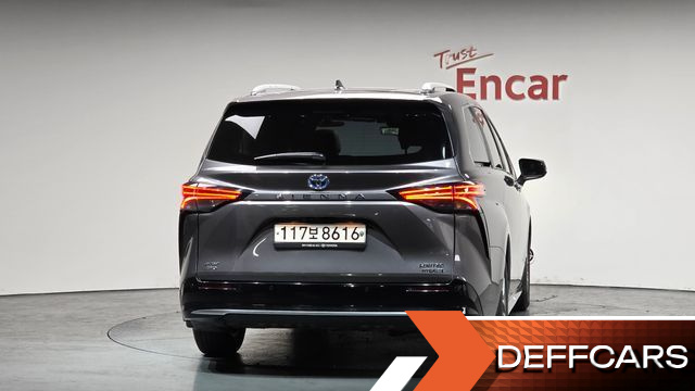 Toyota SIENNA 2.5 Hybrid AWD купить на сайте DeffCars