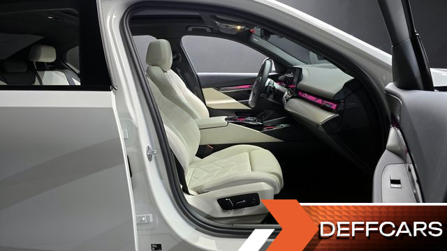 BMW 5-SERIES 520i M Sport купить на сайте DeffCars