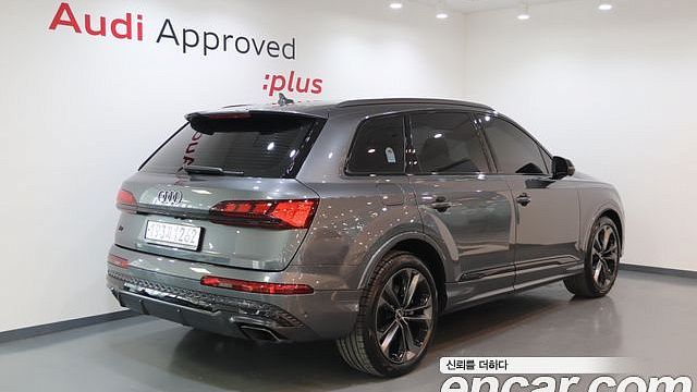 Audi Q7 55 TFSI Quattro Premium купить на сайте DeffCars
