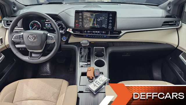 Toyota SIENNA 2.5 Hybrid 2WD купить на сайте DeffCars