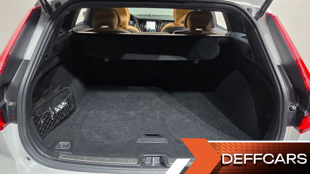 Volvo V60 B5 Ultimate AWD купить на сайте DeffCars