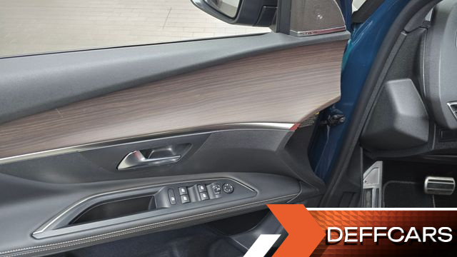 Peugeot 5008 1.2 Pure Tech GT купить на сайте DeffCars