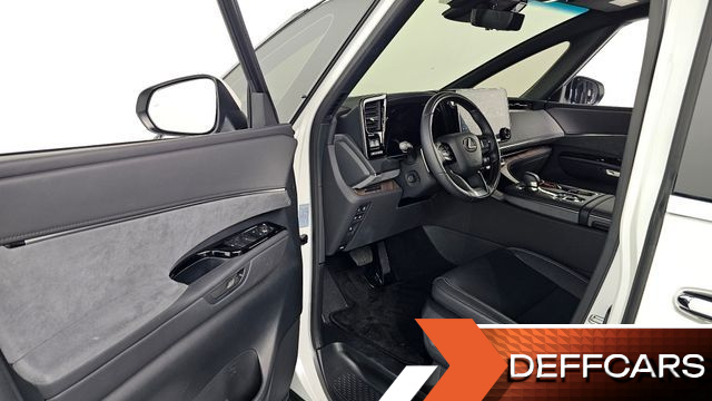 Lexus LM 500h Royal купить на сайте DeffCars