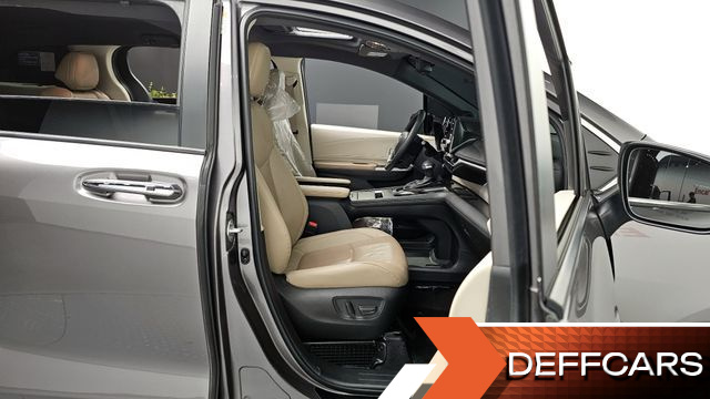 Toyota SIENNA 2.5 Hybrid AWD купить на сайте DeffCars