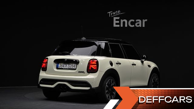 Mini COOPER 5Door Classic Third Generation купить на сайте DeffCars