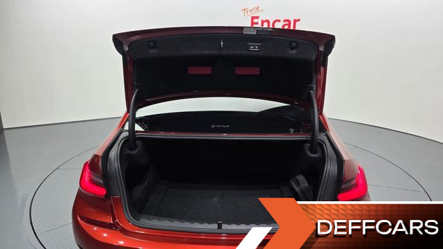 BMW 3-SERIES 320i M Sport купить на сайте DeffCars