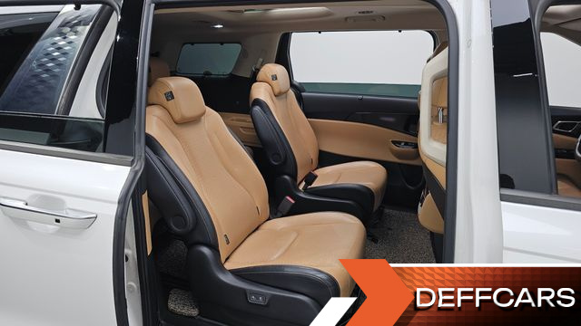 Kia CARNIVAL 9-Seater Signature купить на сайте DeffCars
