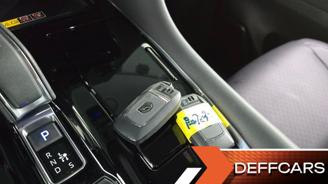 Toyota ALPHARD 2.5 HEV Executive AWD купить на сайте DeffCars
