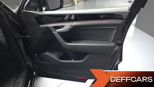 Volkswagen TOUAREG 3.0 TDI Premium купить на сайте DeffCars