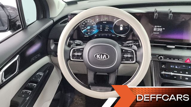 Kia CARNIVAL Gasoline 7-Seater Signature купить на сайте DeffCars
