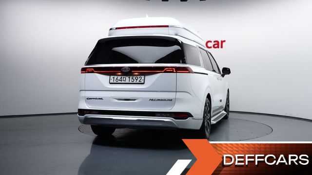 Kia CARNIVAL 7-Seater Hi-Limousine Signature купить на сайте DeffCars