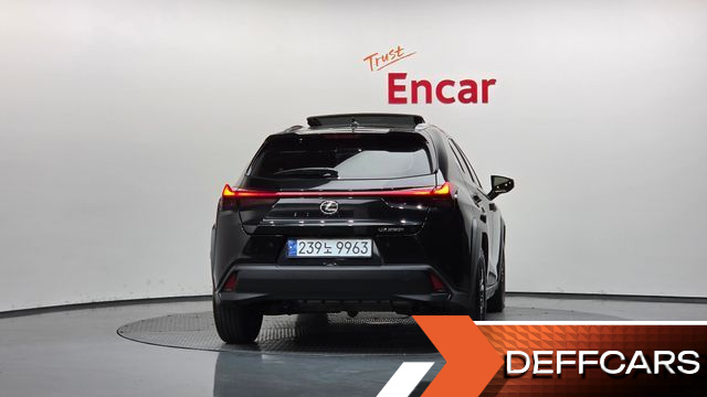 Lexus UX 2.0 2WD купить на сайте DeffCars