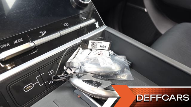 Hyundai SANTAFE HEV 1.6 2WD Calligraphy купить на сайте DeffCars