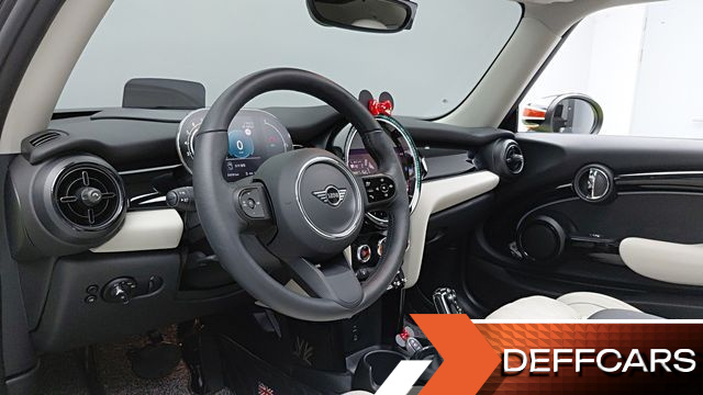 Mini COOPER Classic Launch Pack Third Generation купить на сайте DeffCars