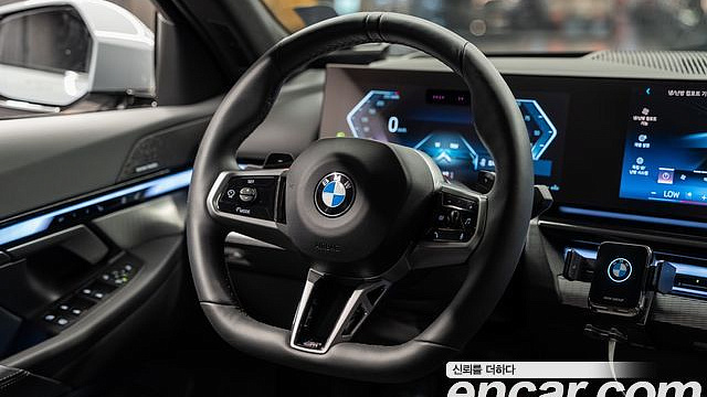 BMW 5-SERIES 530i xDrive M Sport купить на сайте DeffCars