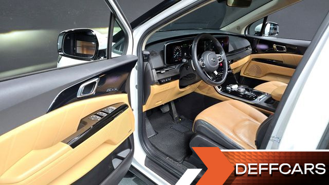 Kia CARNIVAL Gasoline 9-Seater Signature купить на сайте DeffCars