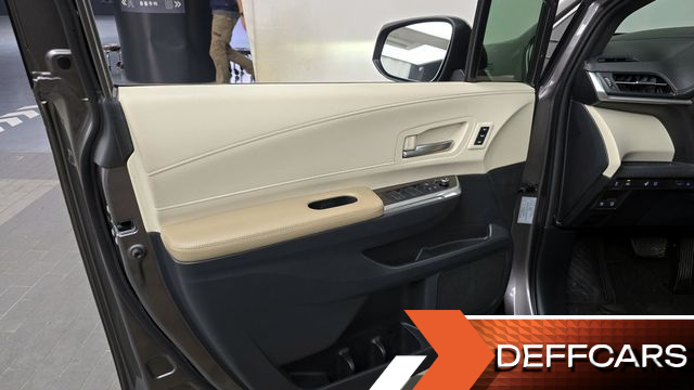 Toyota SIENNA 2.5 Hybrid AWD купить на сайте DeffCars