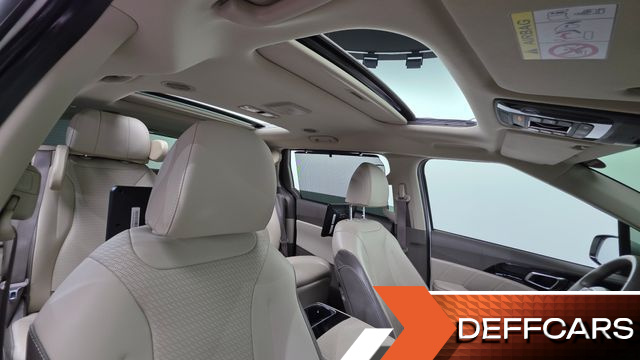 Kia CARNIVAL Gasoline 7-Seater Signature купить на сайте DeffCars